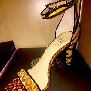 💥SOLD OUT 💥Vince Camuto animal print heels